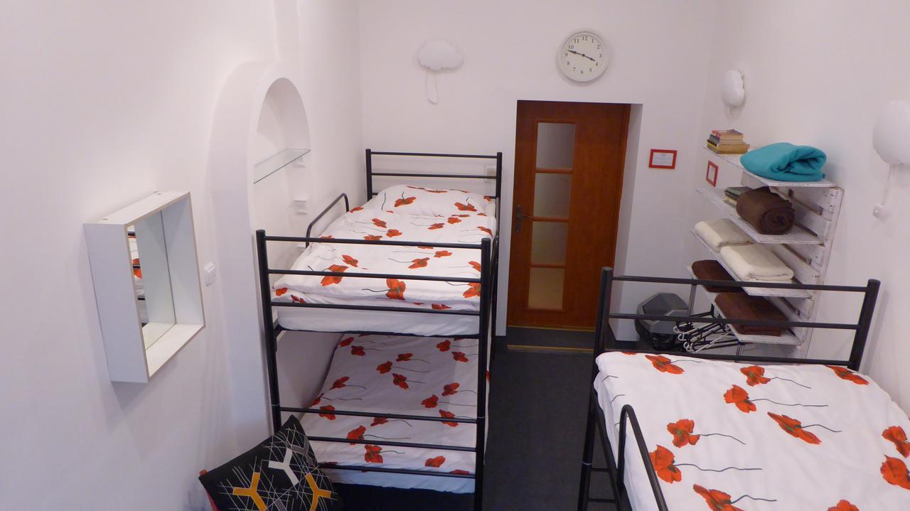 Flyfly Hostel , Darmowy Parking , Rezerwuj Przez Urzadzenia Mobilne -10 Procent Вроцлав Экстерьер фото